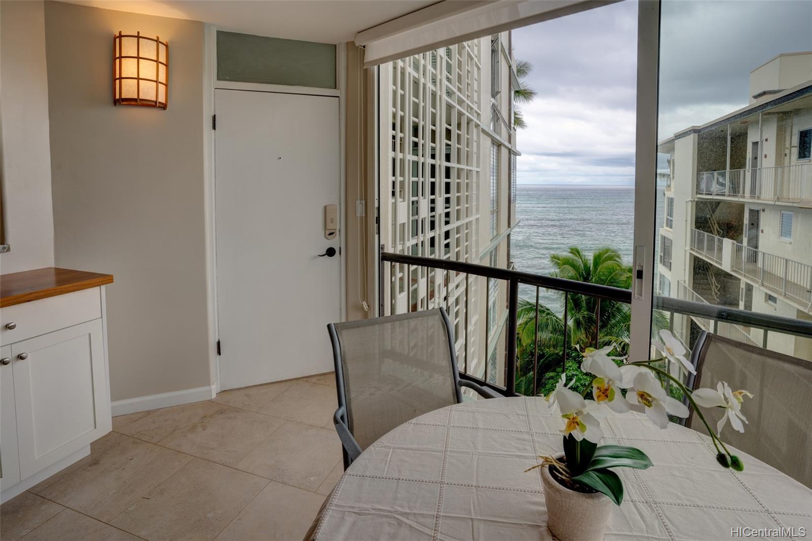 2943 Kalakaua Avenue #605, Honolulu, HI 96815