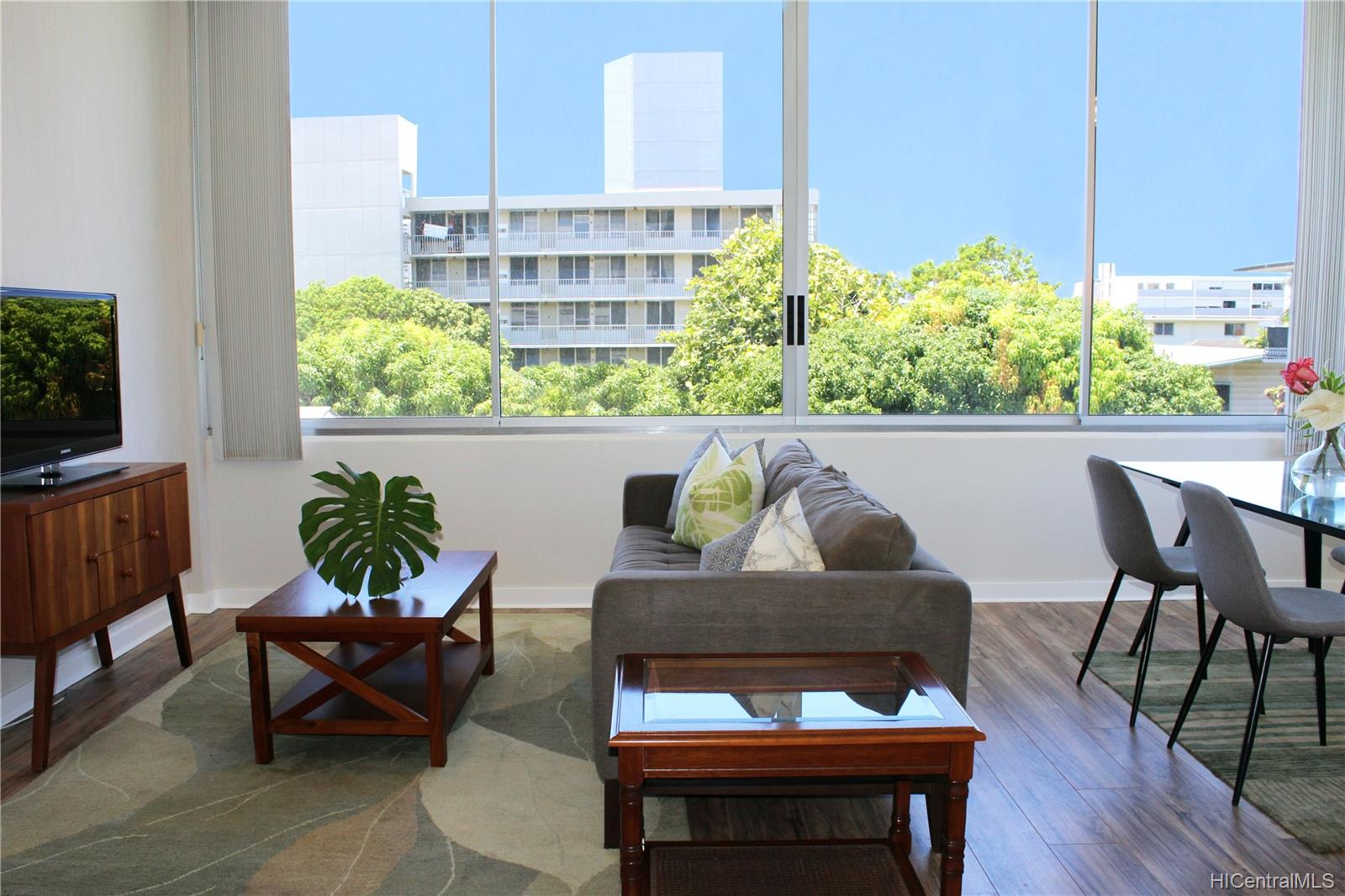 1545 Nehoa Street #102, Honolulu, HI 96822