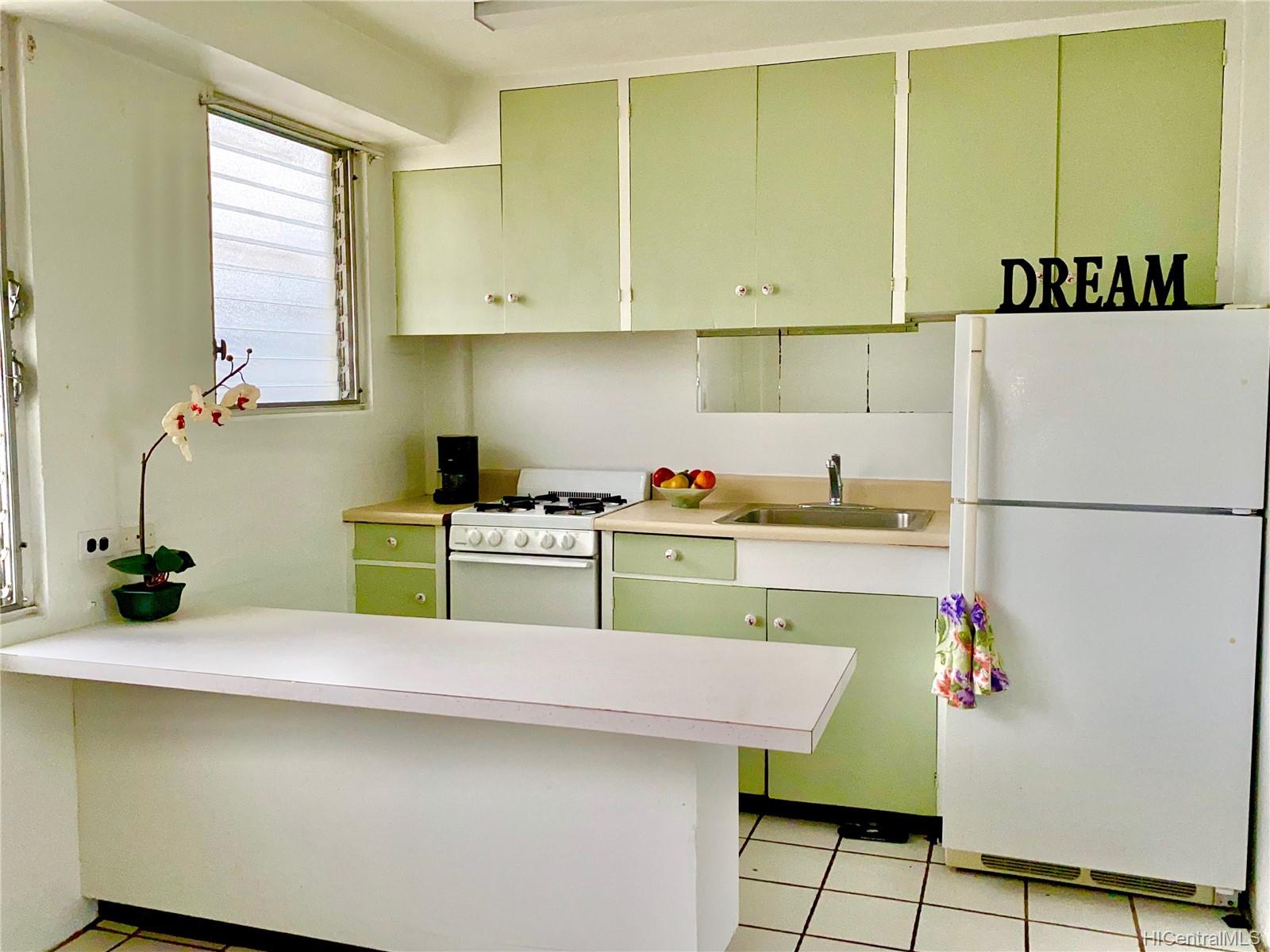 1469 Lusitana Street #305 pets okay, Honolulu, HI 96813