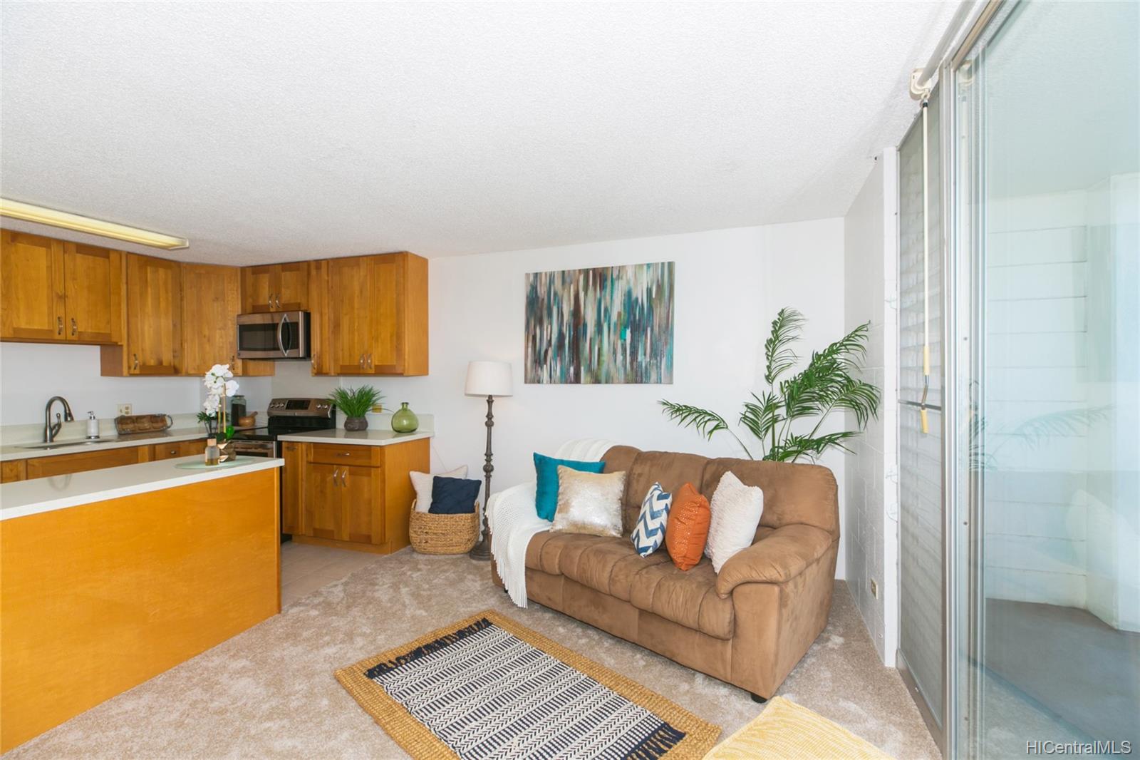 737 Olokele Avenue #704, Honolulu, HI 96816