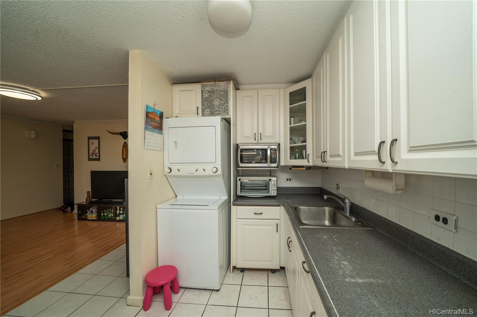 933 Kaheka Street #A408, Honolulu, HI 96814