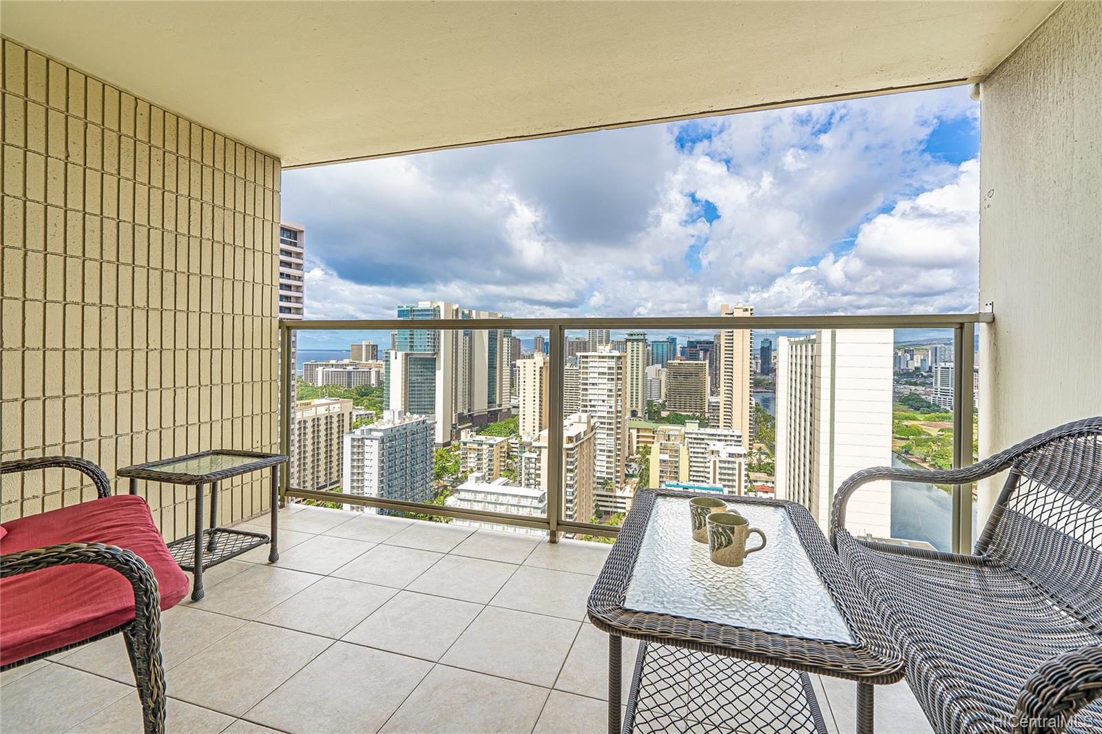 445 Seaside Avenue #3318, Honolulu, HI 96815