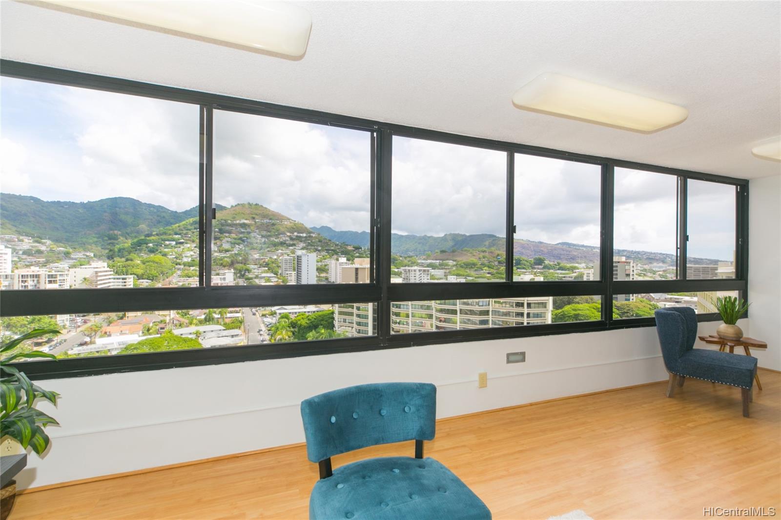 1517 Makiki Street #1705, Honolulu, HI 96822