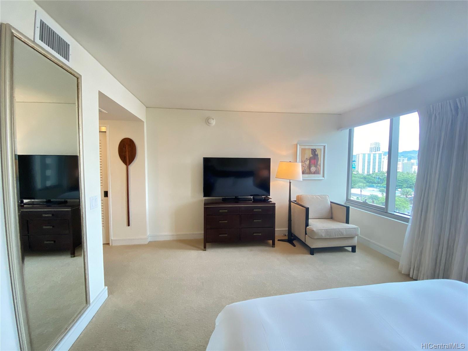 223 Saratoga Road #901, Honolulu, HI 96815