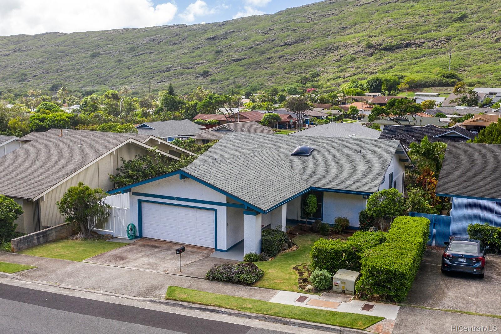 724 Hahaione Street Honolulu, HI 96825