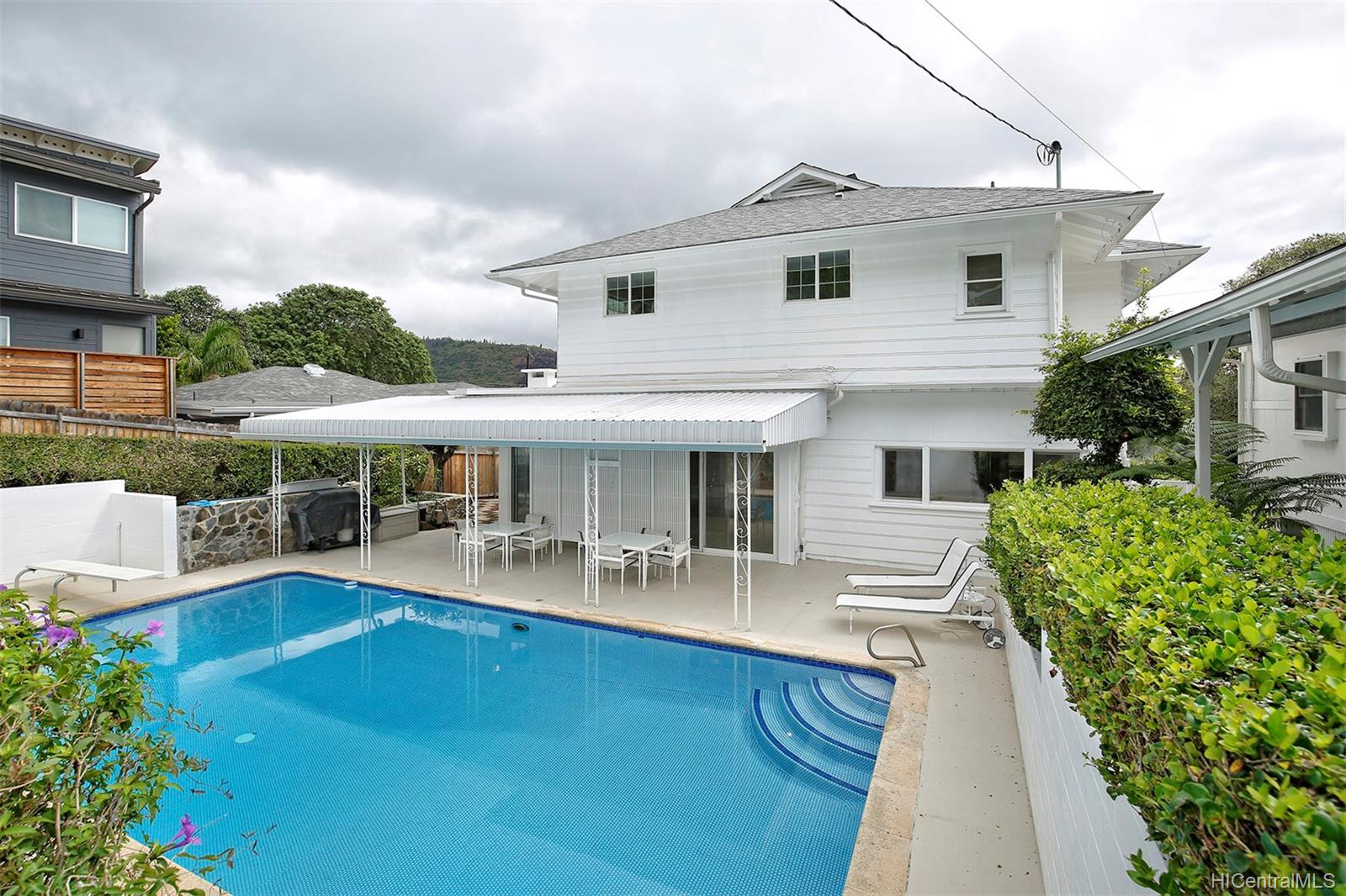 2386 Manoa Road Honolulu, HI 96822