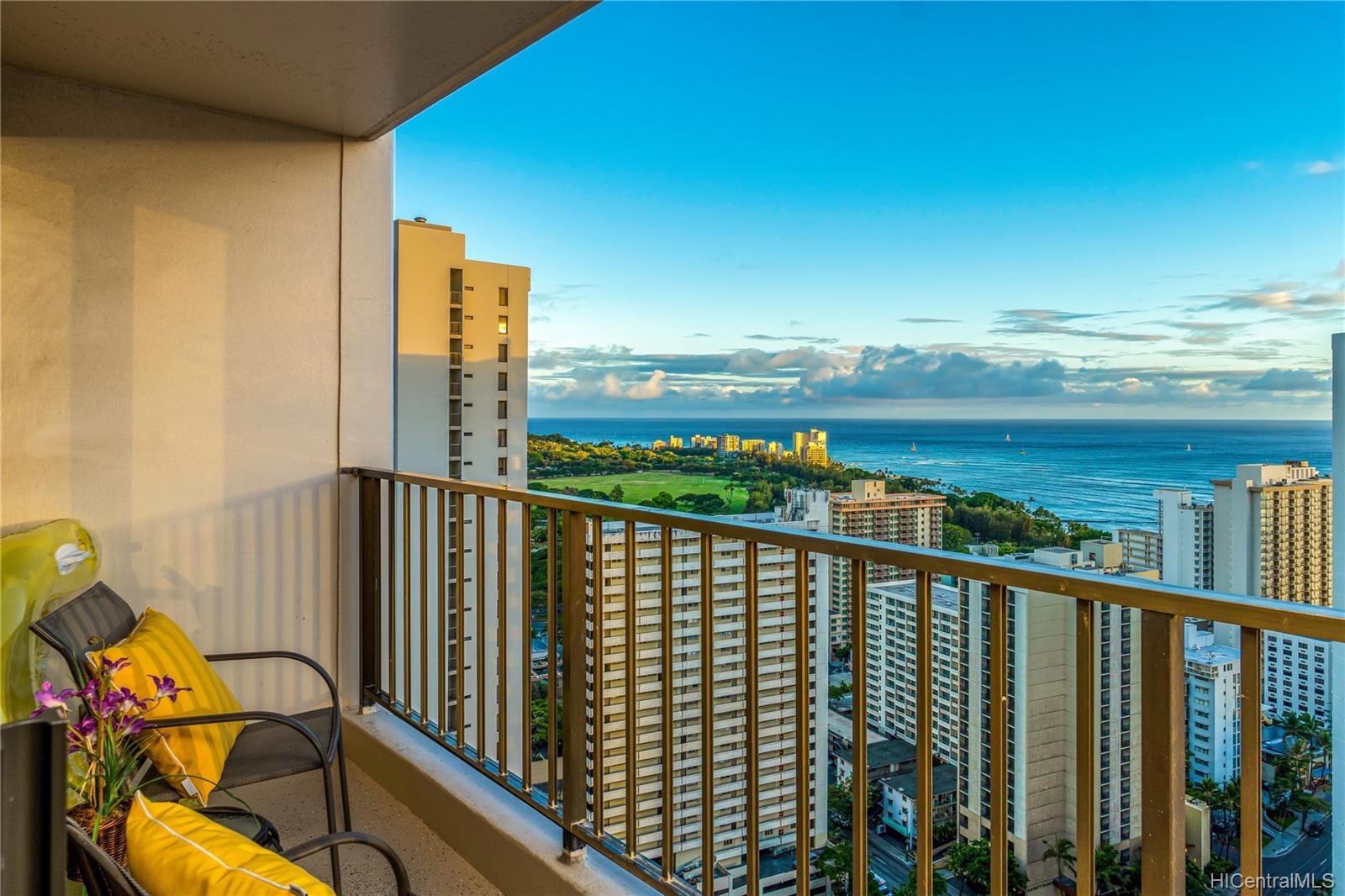 201 Ohua Avenue #3406, Honolulu, HI 96815