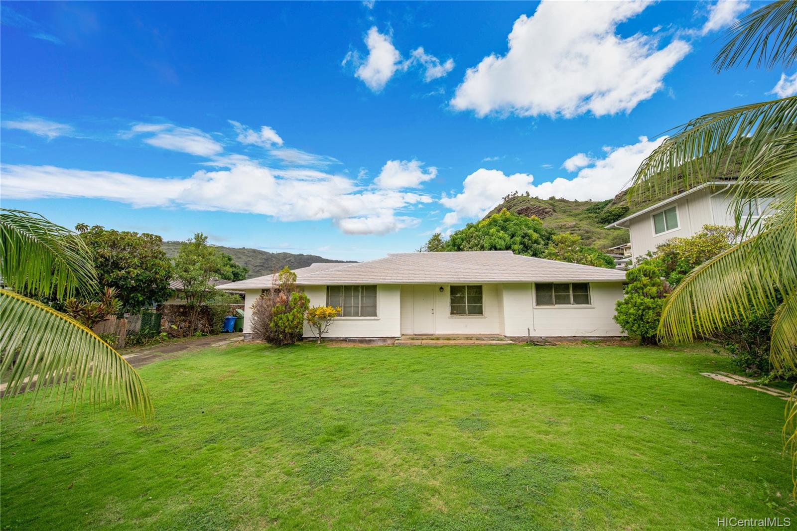 5463 Opihi Street Honolulu, HI 96821