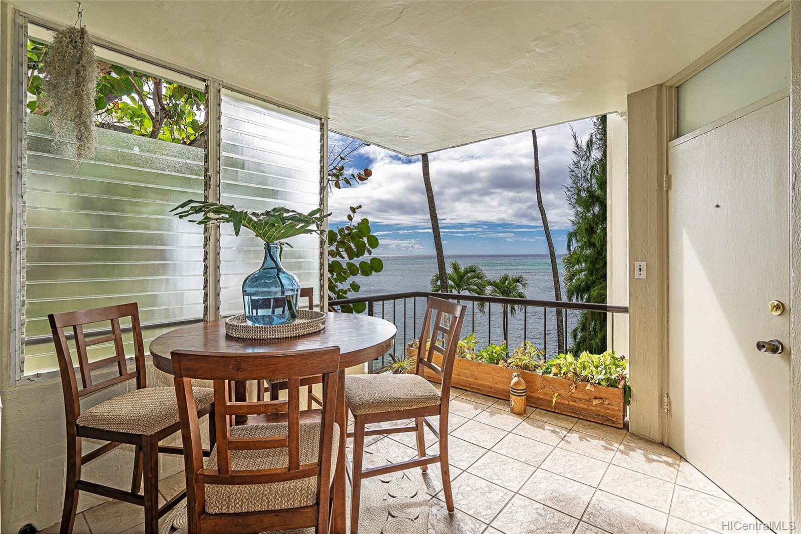 2943 Kalakaua Avenue #307, Honolulu, HI 96815