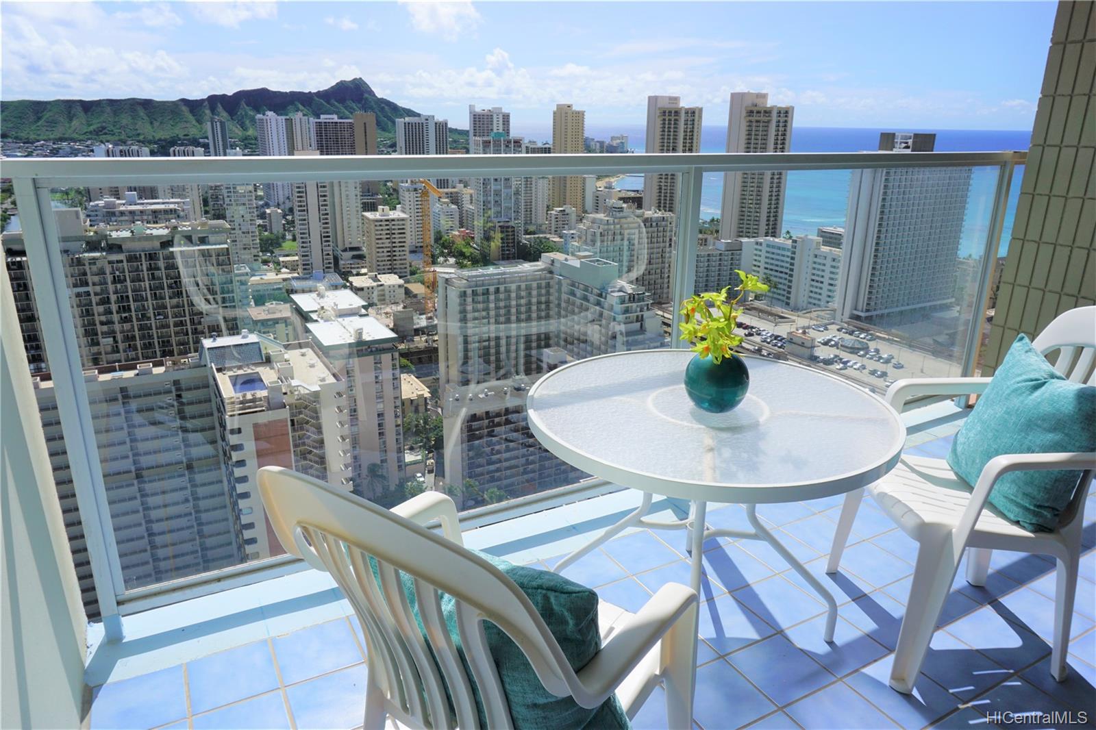 445 Seaside Avenue #4215, Honolulu, HI 96815