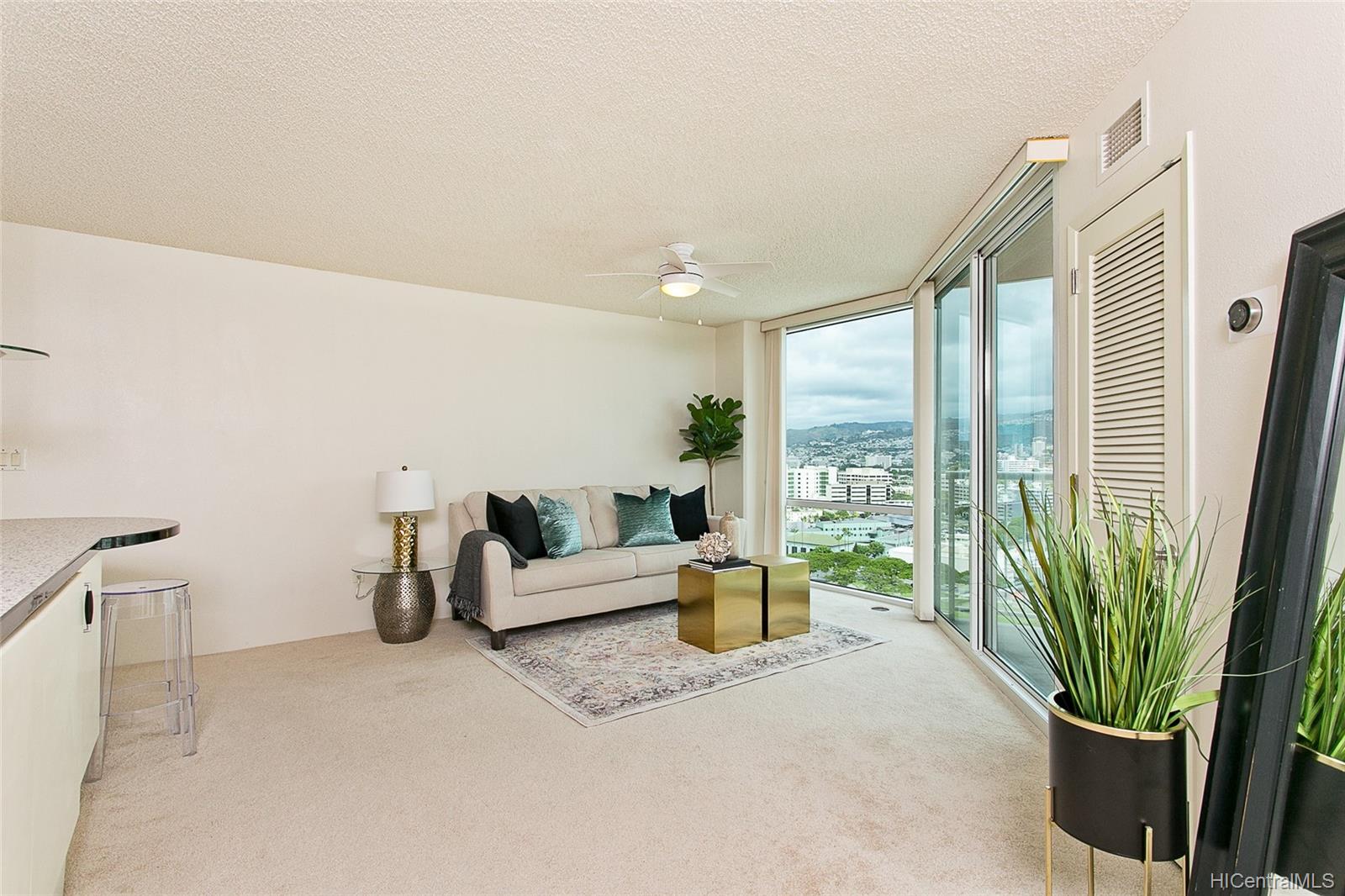 801 King Street #2409, Honolulu, HI 96813