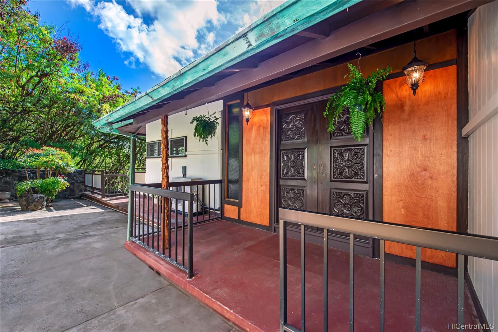 802 Kainoa Place Honolulu, HI 96821