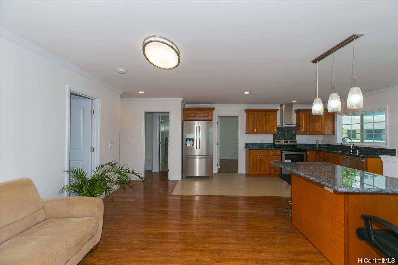 2240A Metcalf Street Honolulu, HI 96822