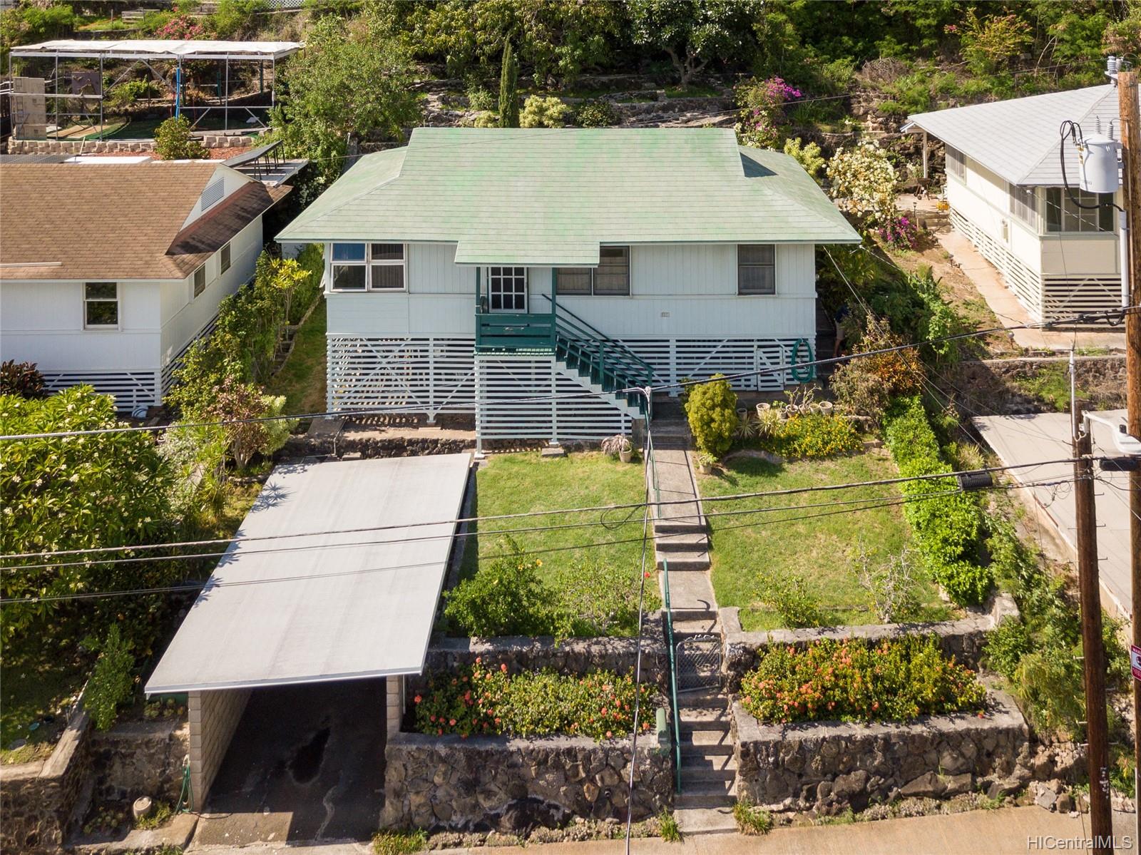 1354 Makaikoa Street Honolulu, HI 96821