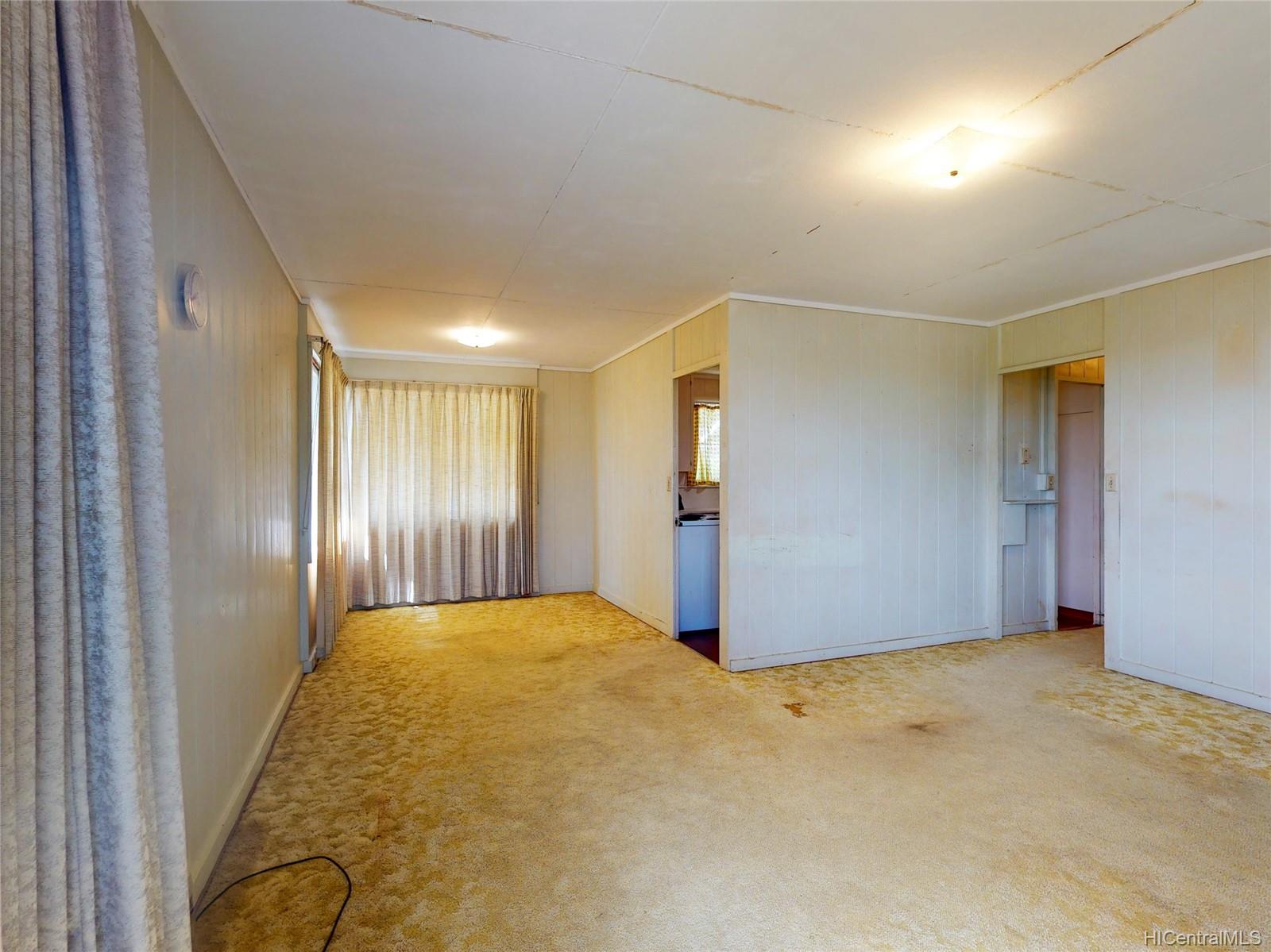 1354 Makaikoa Street Honolulu, HI 96821