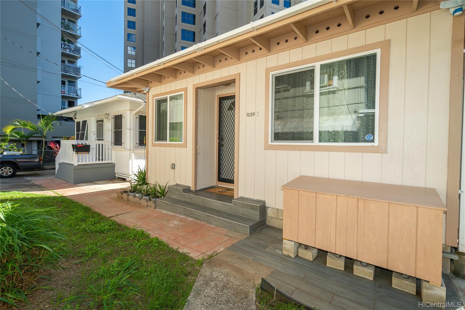 1059B Kinau Street Honolulu, HI 96814