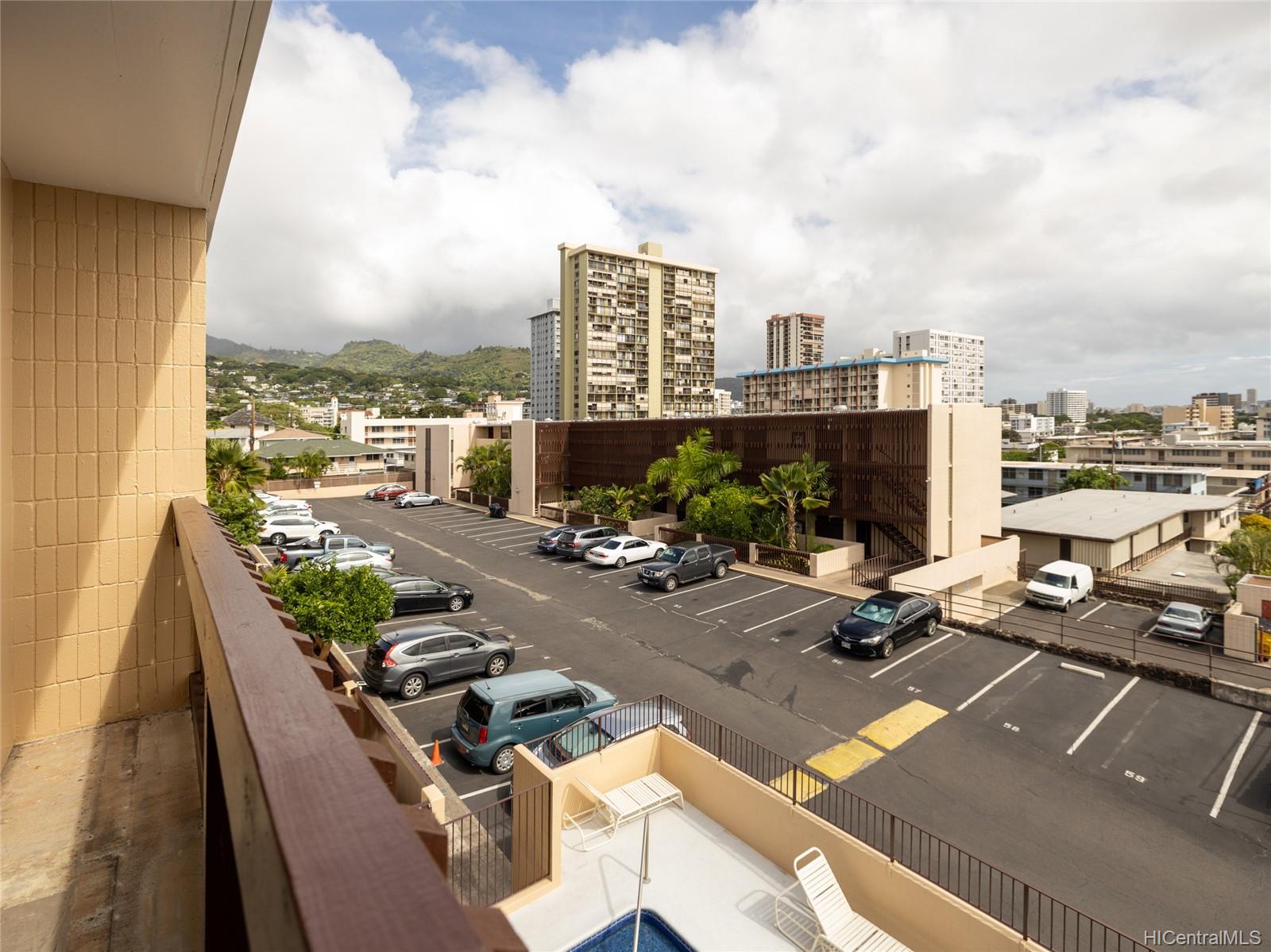 1524 Pensacola Street #311, Honolulu, HI 96822