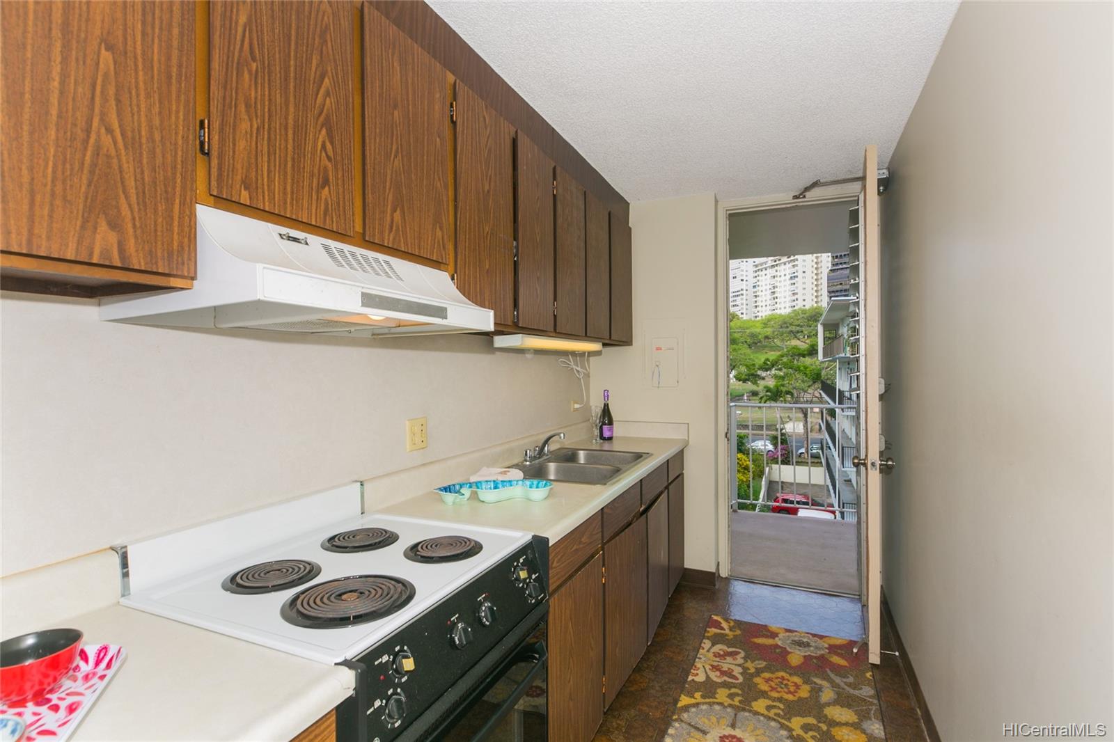 1650 Piikoi Street #502, Honolulu, HI 96822