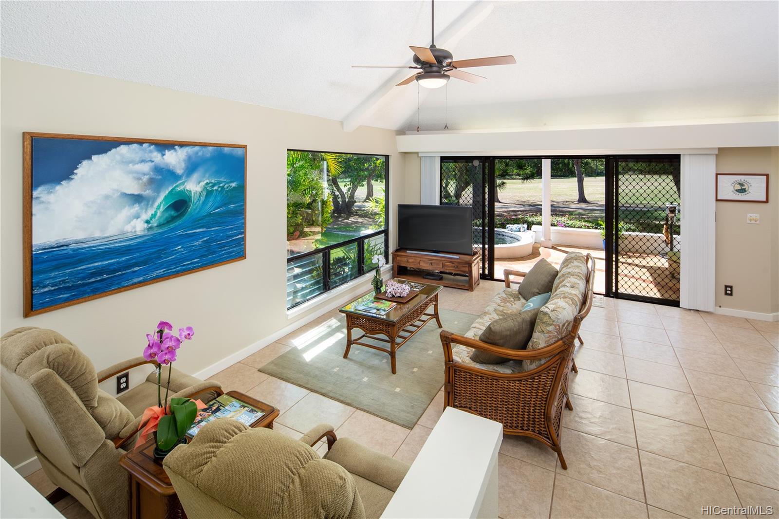 353 Holokai Place Honolulu, HI 96825