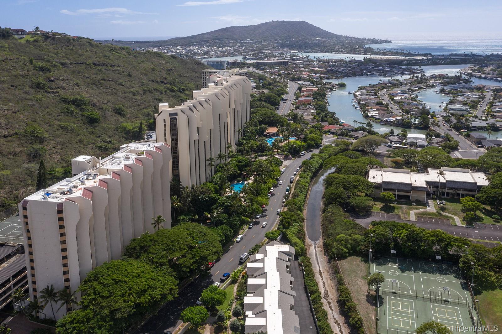 Commodore 555 Hahaione Street #10E, Honolulu, HI 96825