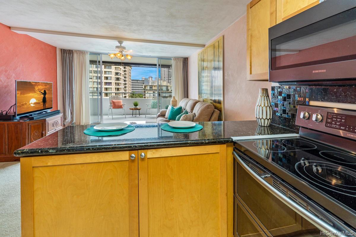 430 Kaiolu Street #1004, Honolulu, HI 96815