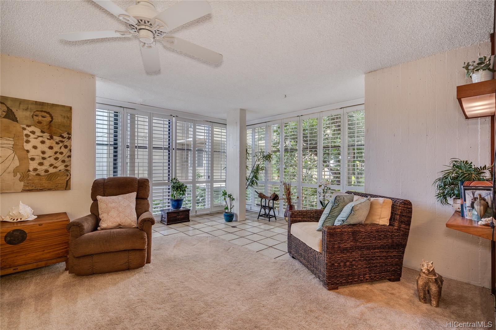 2987 Kalakaua Avenue #201, Honolulu, HI 96815