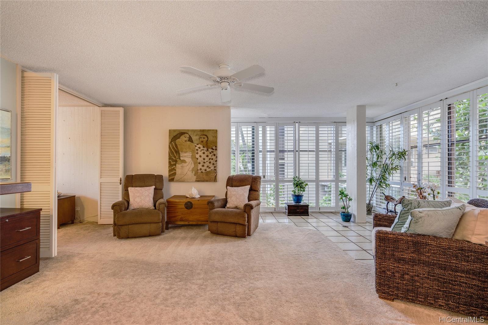 2987 Kalakaua Avenue #201, Honolulu, HI 96815