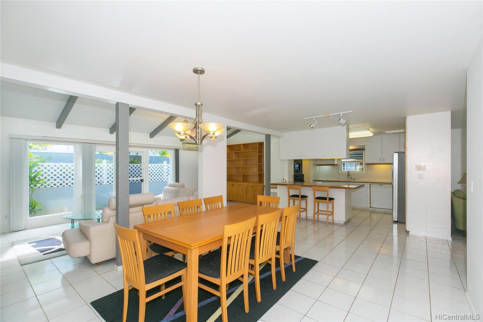 519 Kaumakani Street Honolulu, HI 96825