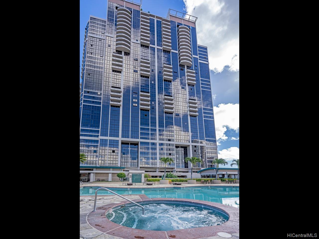 600 Queen Street #3201, Honolulu, HI 96813