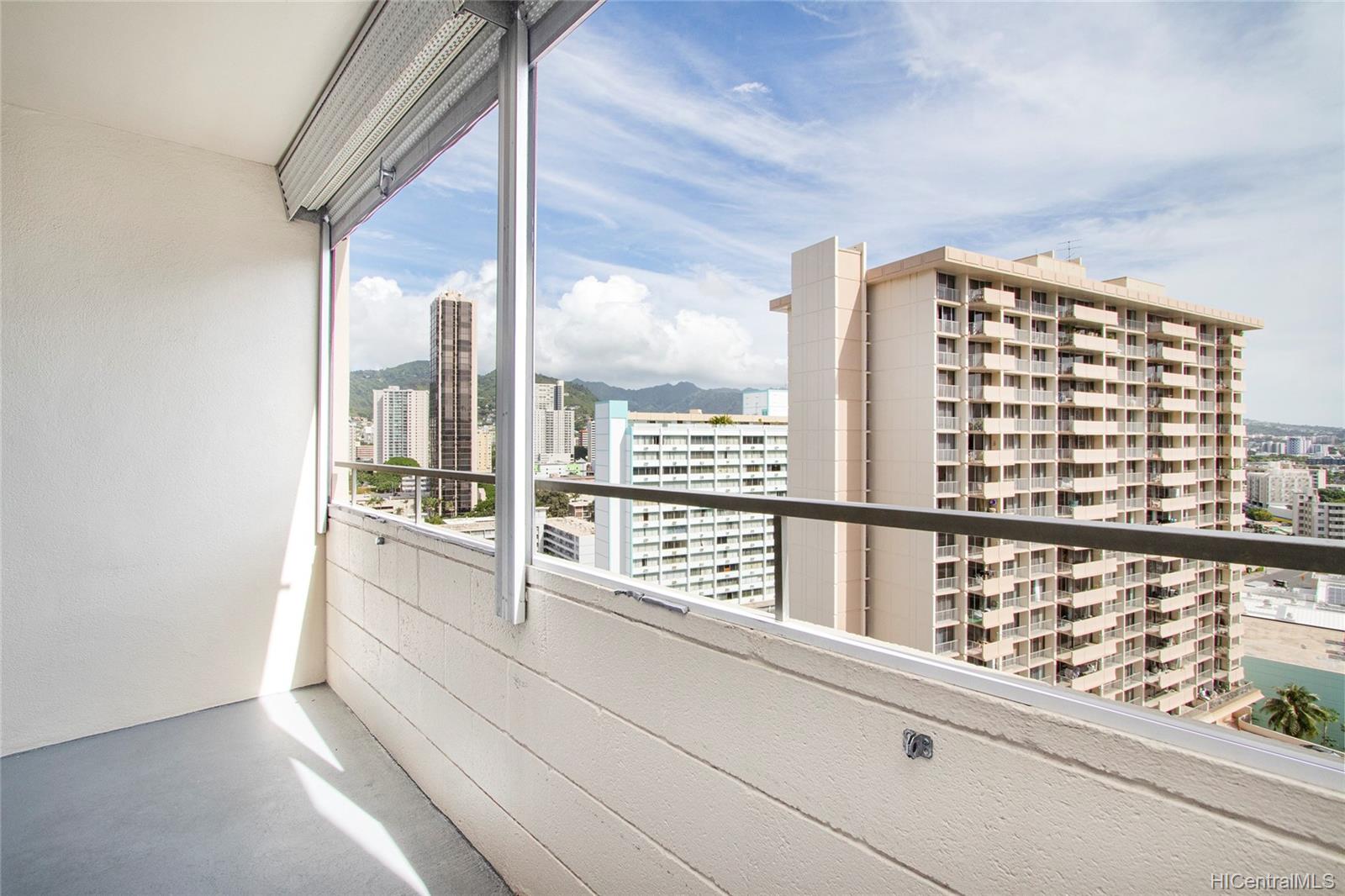 780 Amana Street #1608, Honolulu, HI 96814