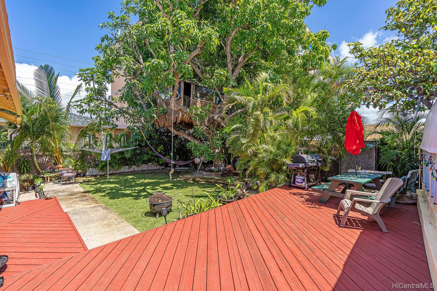 1049 12th Avenue Honolulu, HI 96816