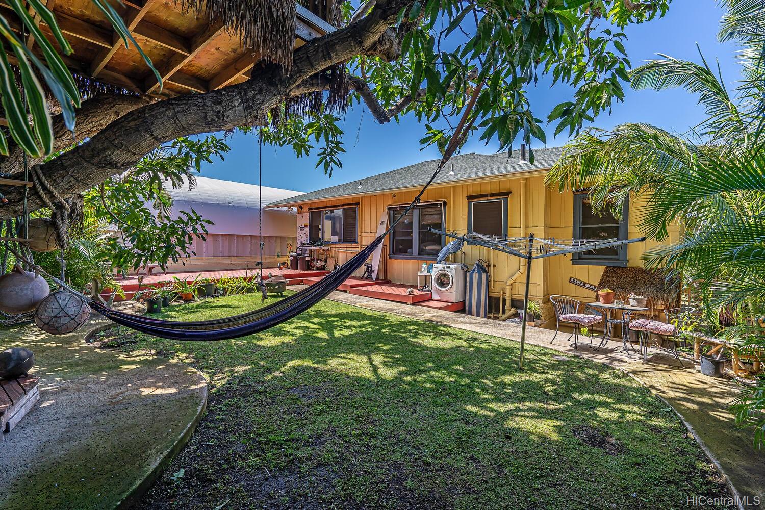 1049 12th Avenue Honolulu, HI 96816