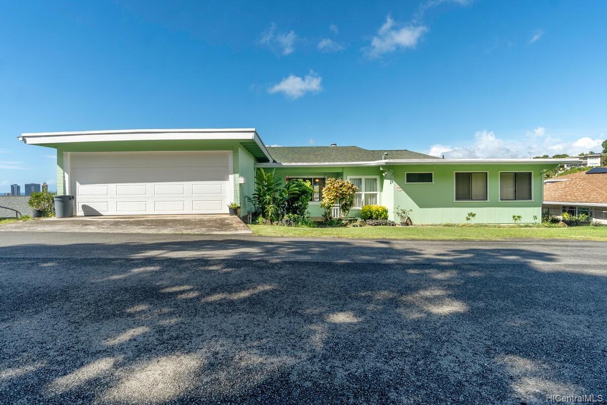 2085 Mauna Place Honolulu, HI 96822