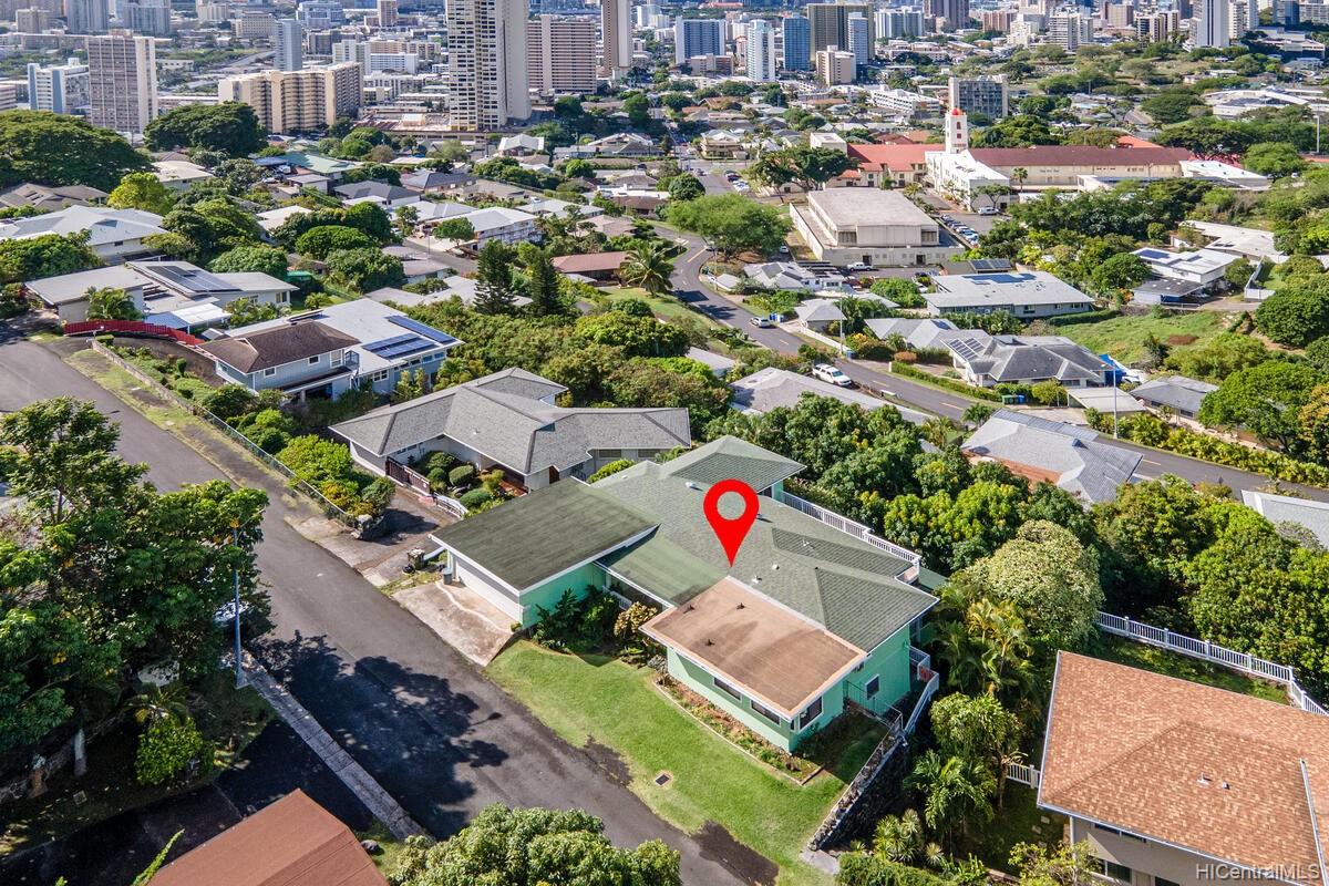 2085 Mauna Place Honolulu, HI 96822