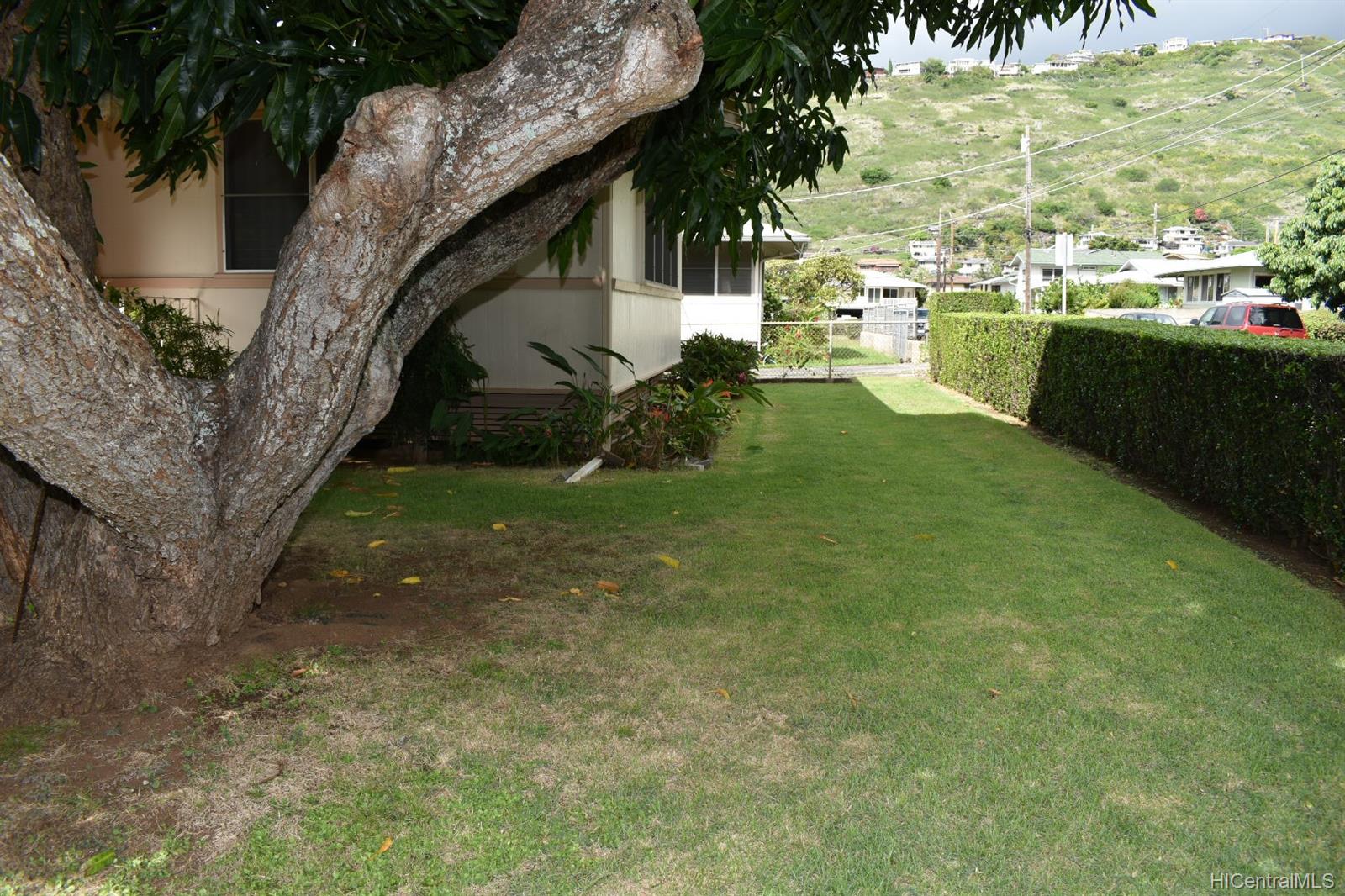 3443 Kupaa Drive Honolulu, HI 96816