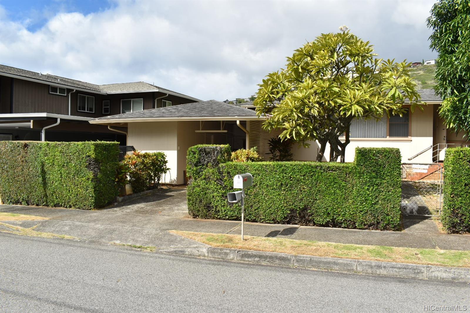 3443 Kupaa Drive Honolulu, HI 96816