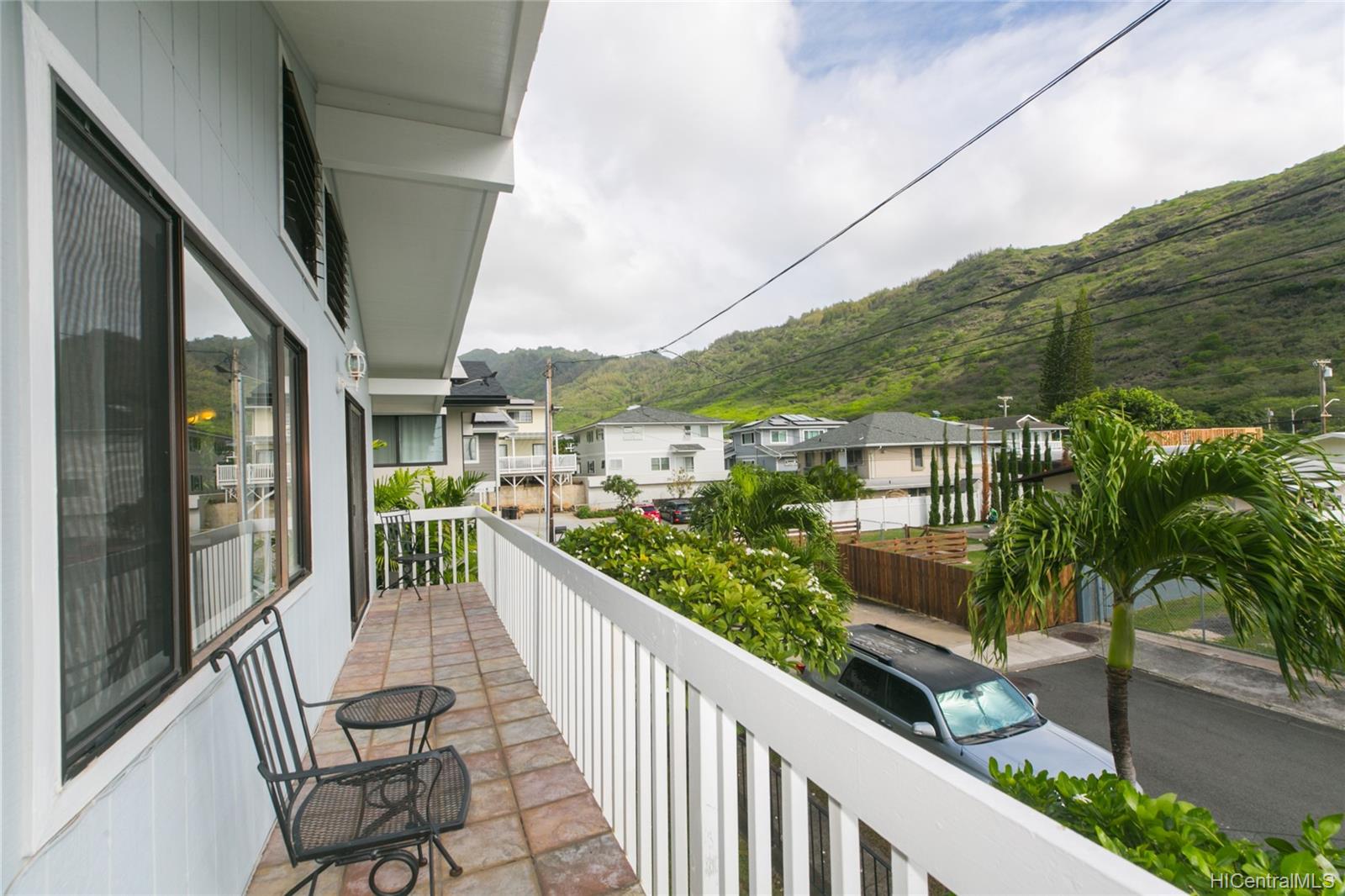 462 Kahinu Street Honolulu, HI 96821