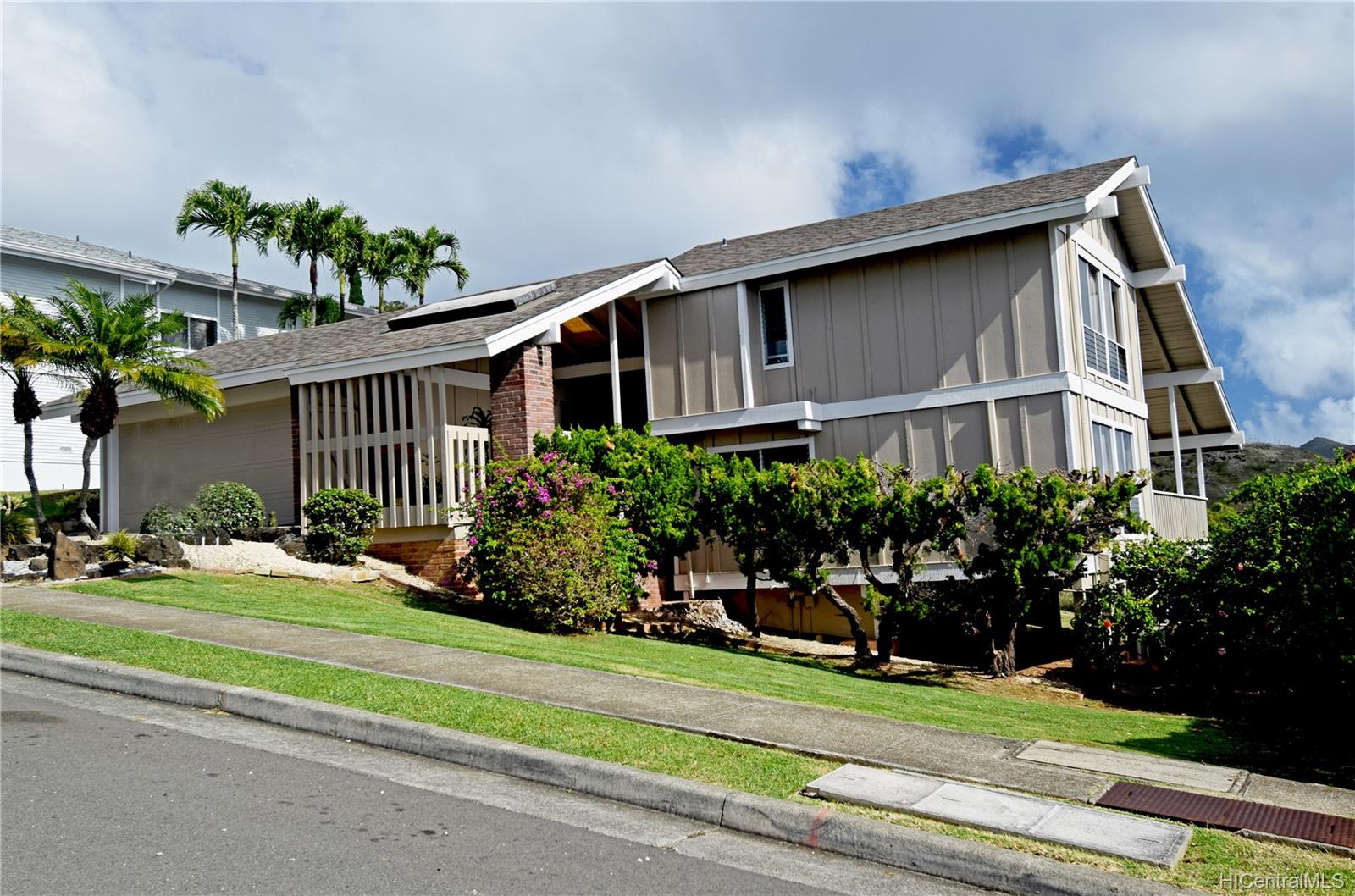 963 Kaluanui Road Honolulu, HI 96825