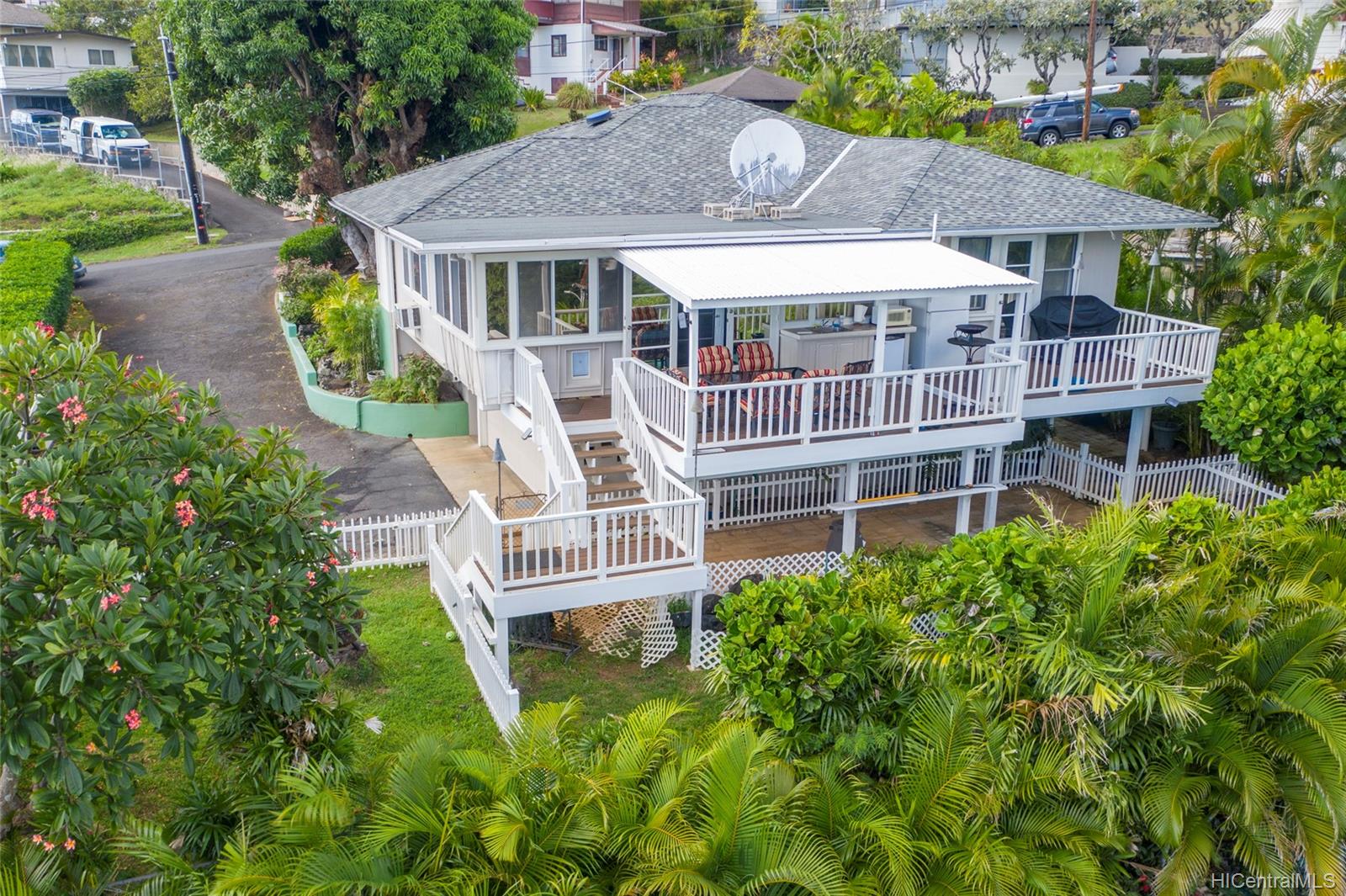 2045 Keeaumoku Street Honolulu, HI 96822