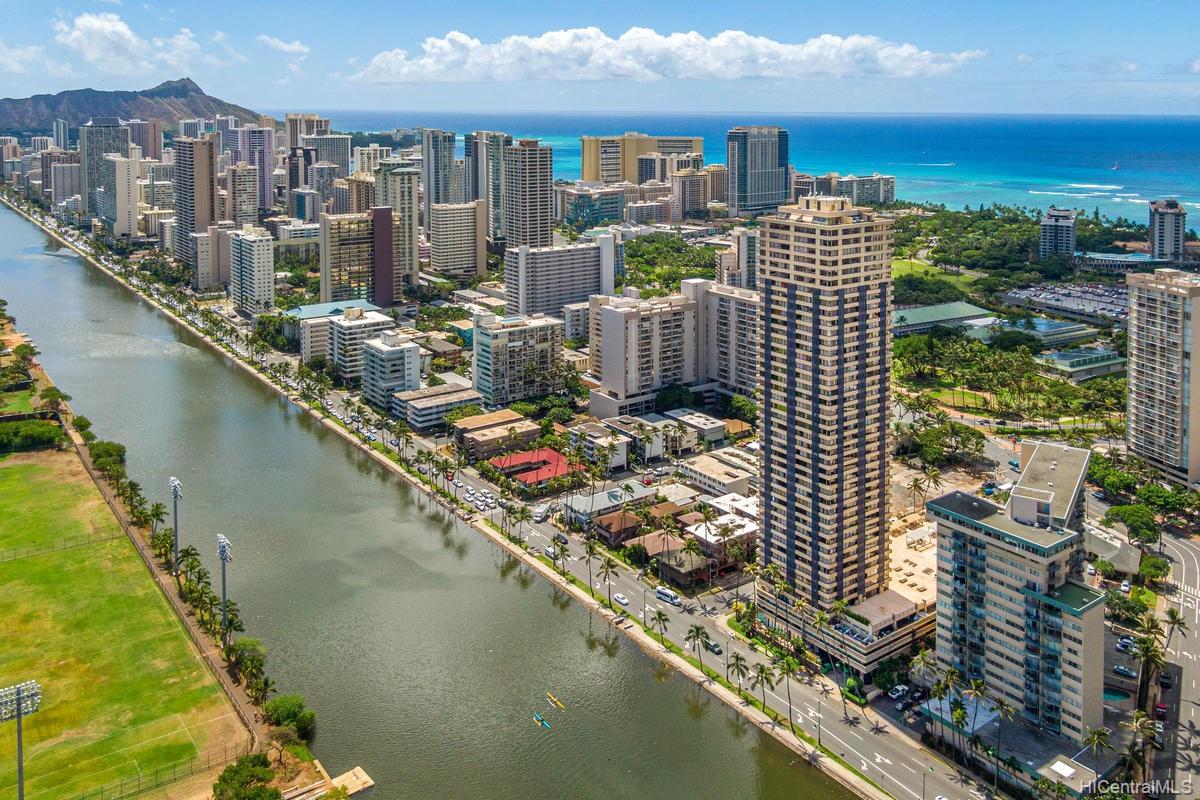 444 Niu Street #PH303, Honolulu, HI 96815