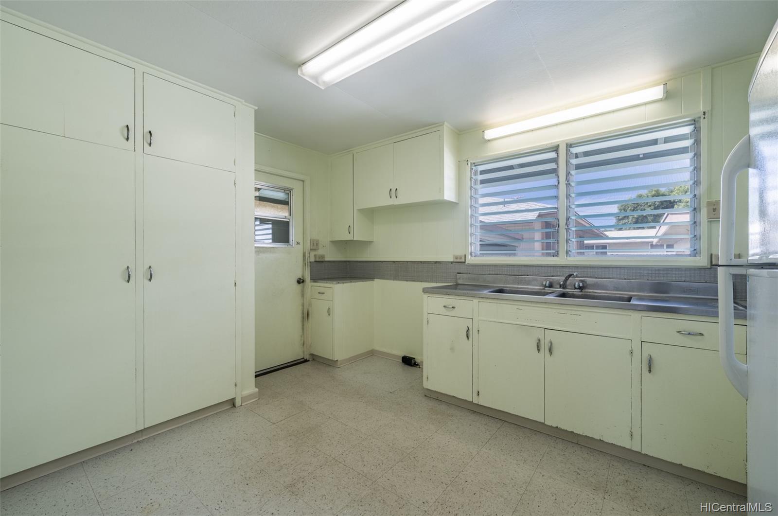 4180 Kilauea Avenue Honolulu, HI 96816