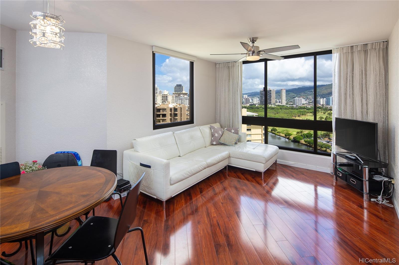 300 Wai Nani Way #2018, Honolulu, HI 96815