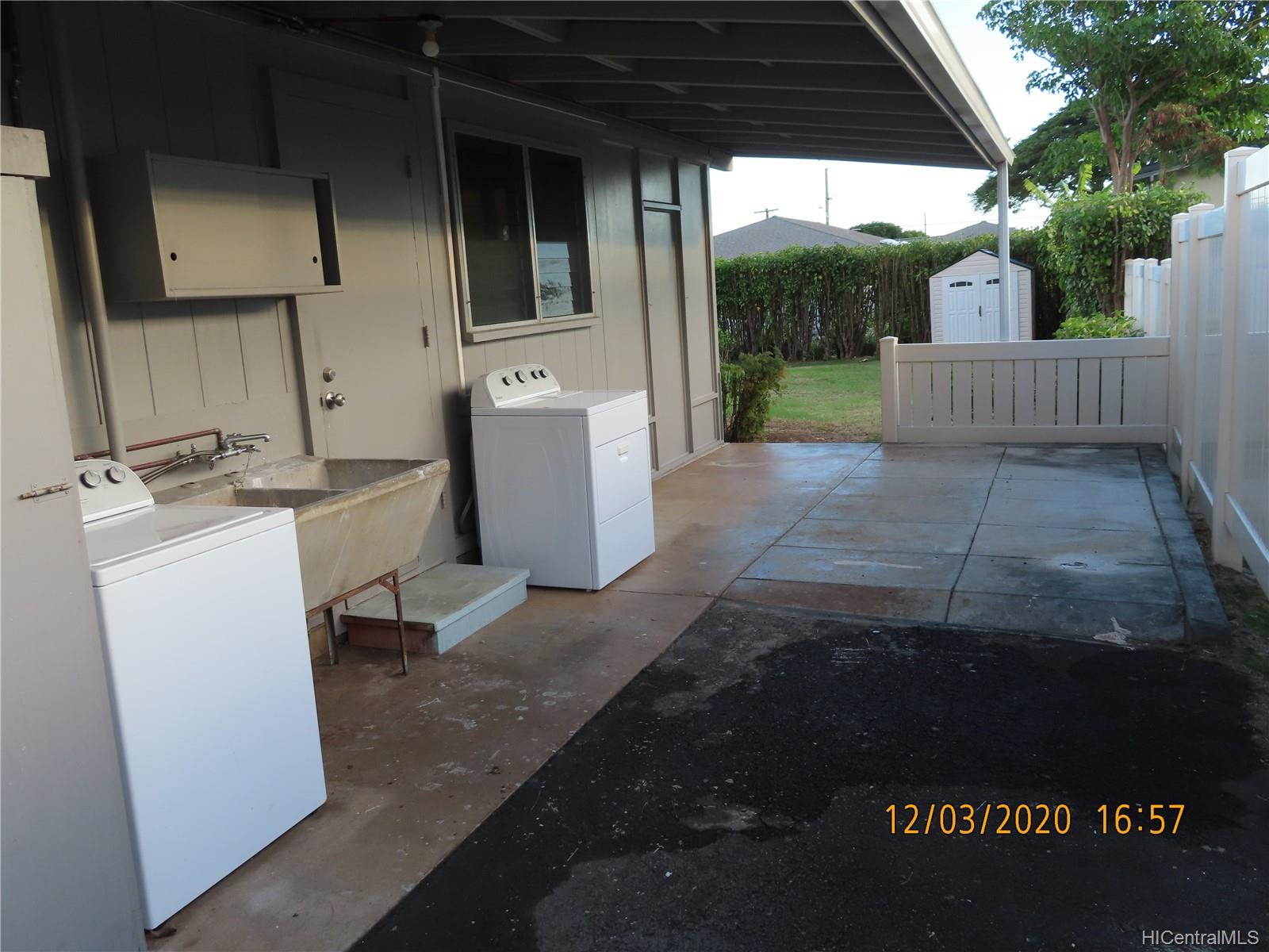 5639 Halekamani Street Honolulu, HI 96821