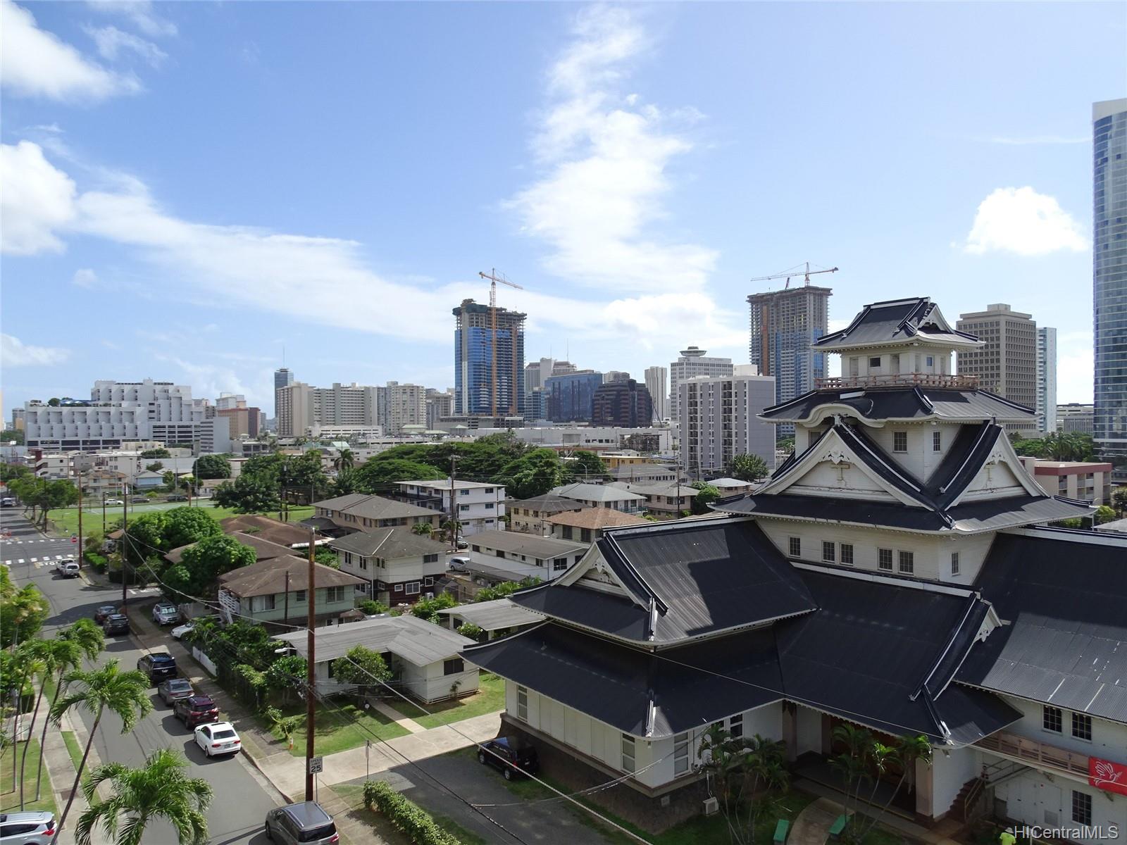 1122 Elm Street #702, Honolulu, HI 96814