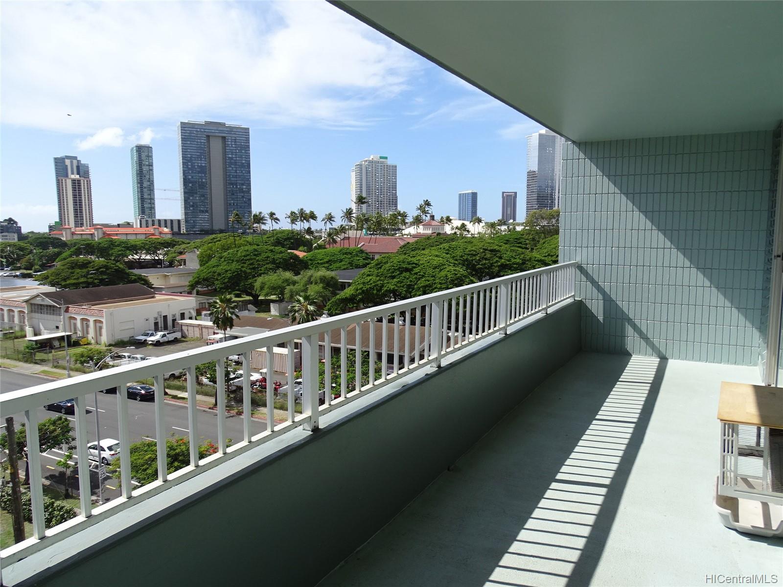 1122 Elm Street #702, Honolulu, HI 96814