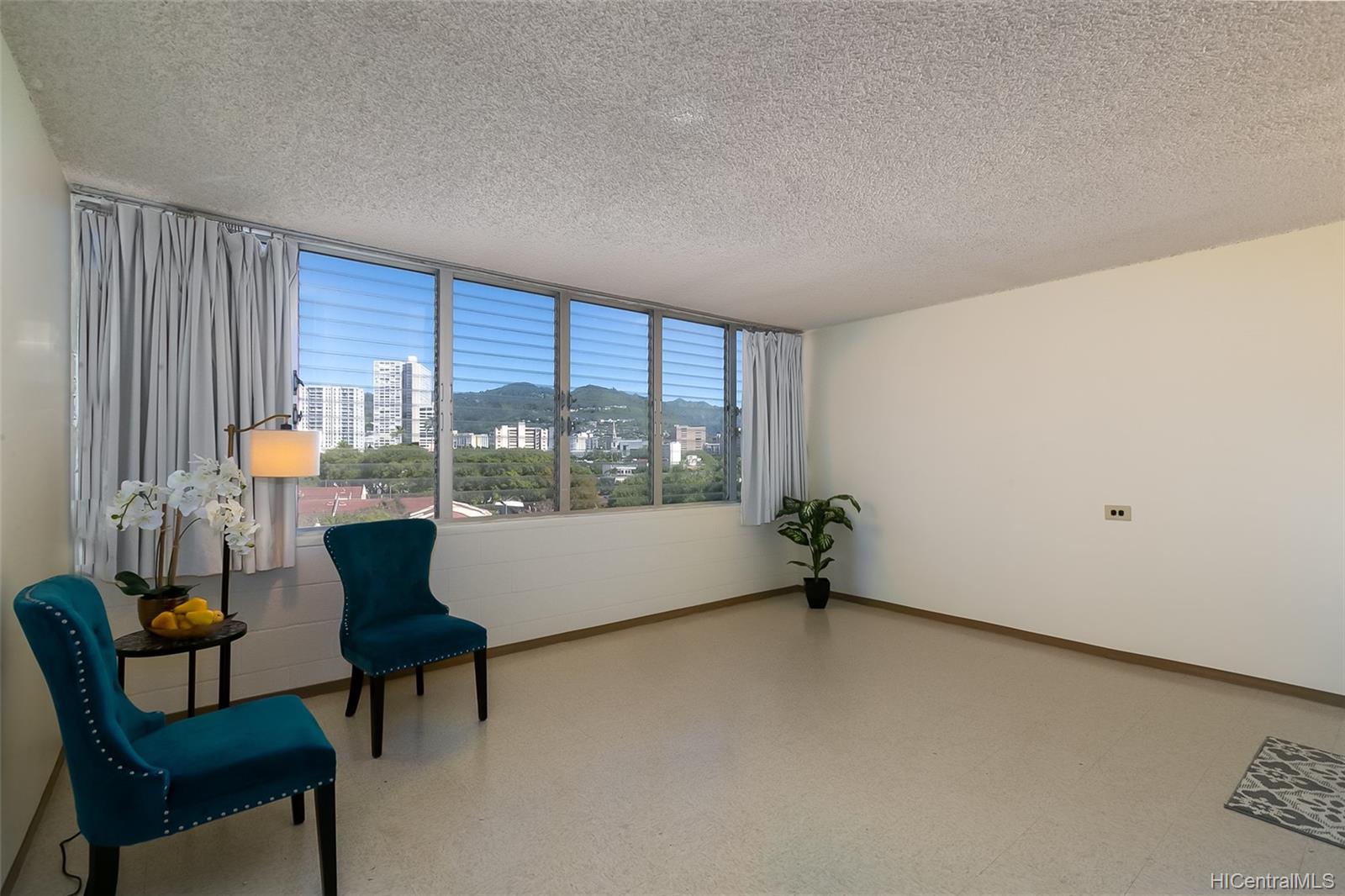 1650 Kanunu Street #714, Honolulu, HI 96814