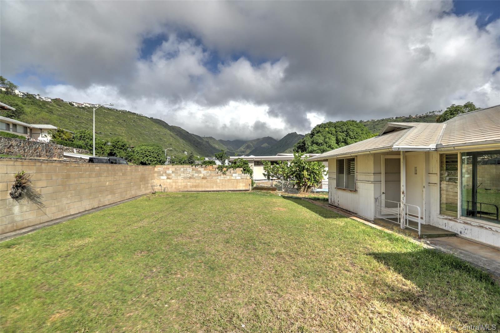 217 Hao Street Honolulu, HI 96821