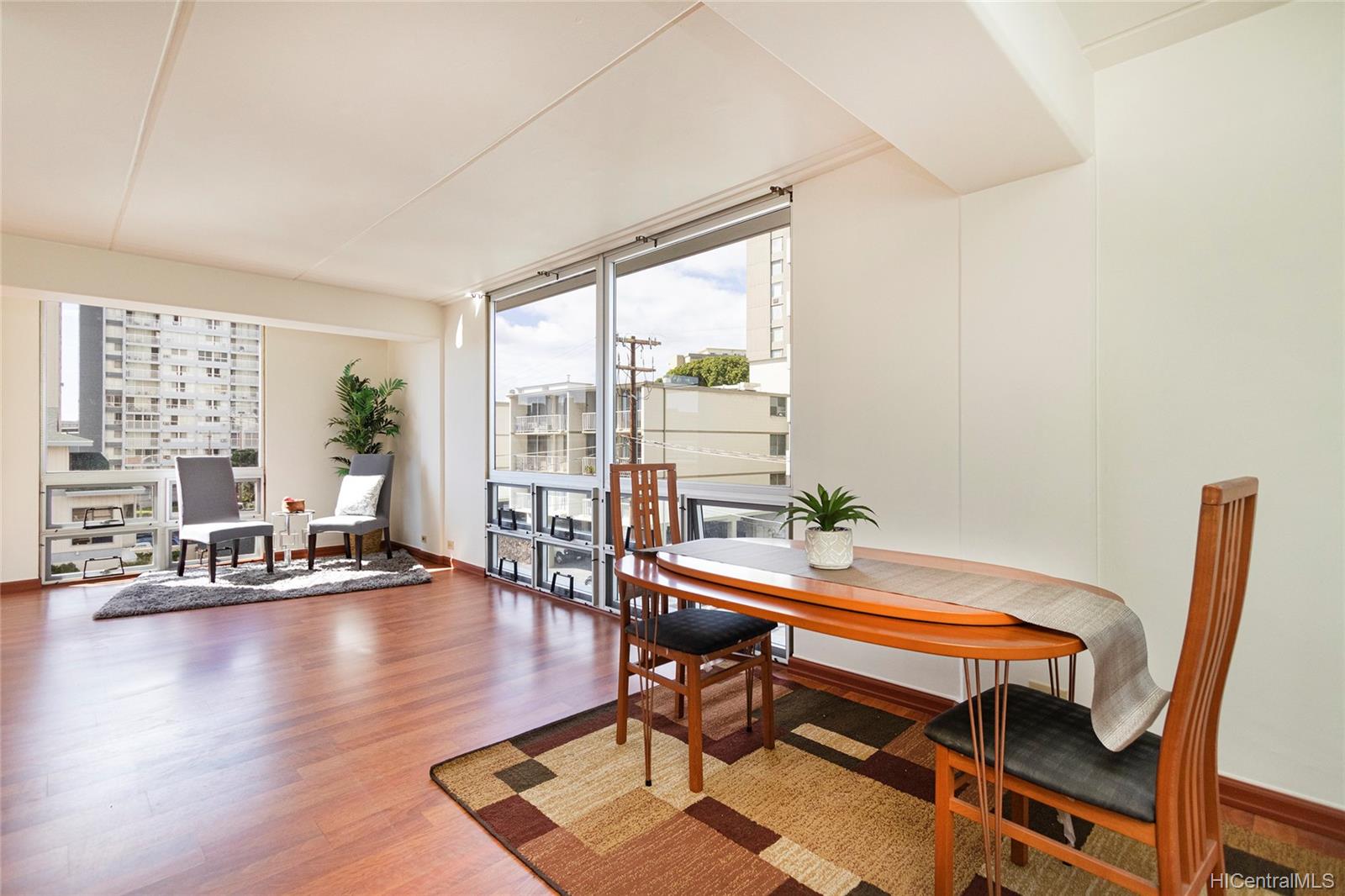 1629 Wilder Avenue #301, Honolulu, HI 96822