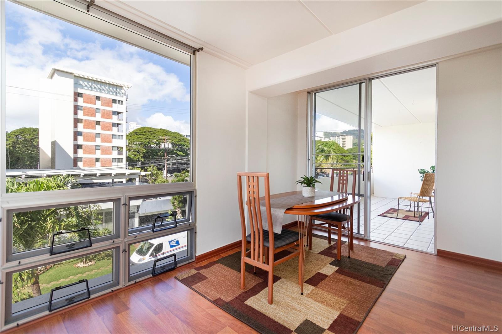 1629 Wilder Avenue #301, Honolulu, HI 96822