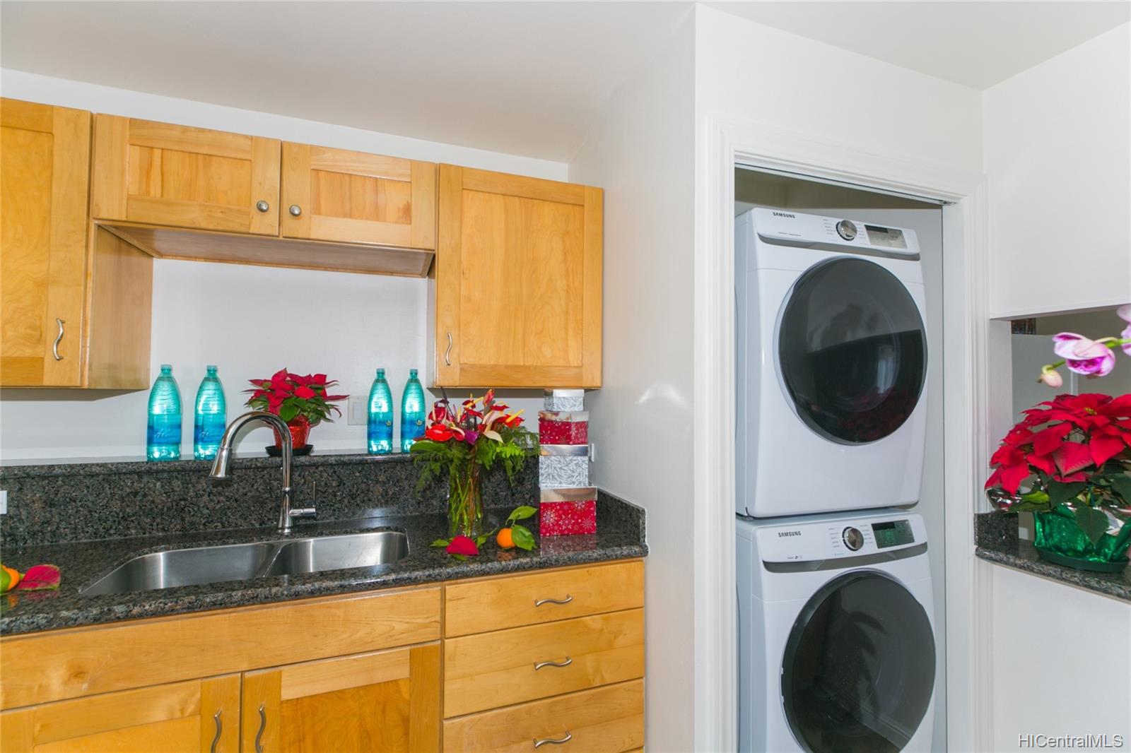 780 Amana Street #107, Honolulu, HI 96814